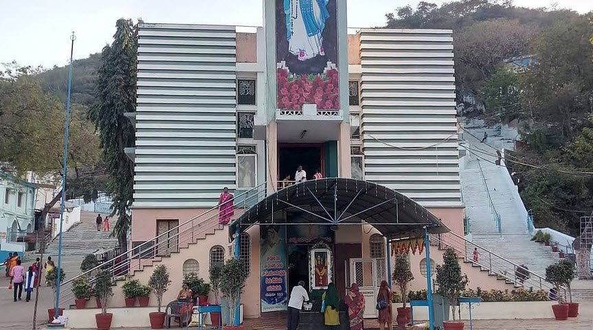 Gunadalamatha Shrine, Krishna, Andhra Pradesh - Vushii.com Gunadalamatha Shrine, Krishna, Andhra Pradesh - Vushii.com